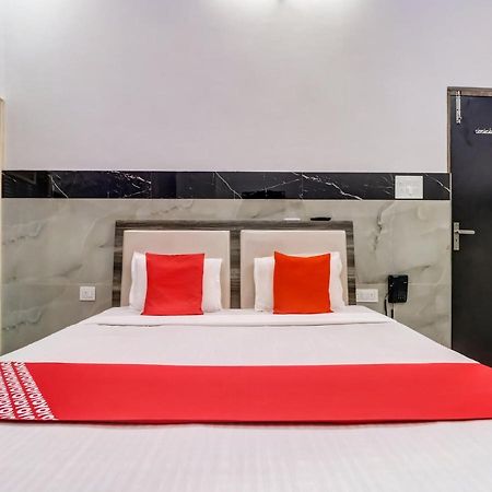 Oyo Flagship 83121 Hotel Rose Vip Saharanpur Ngoại thất bức ảnh