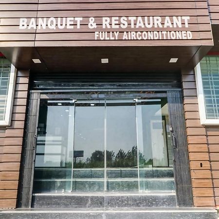 Oyo Flagship 83121 Hotel Rose Vip Saharanpur Ngoại thất bức ảnh