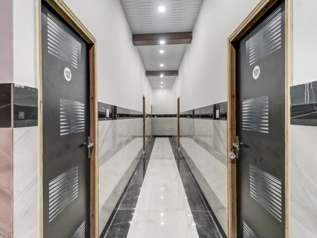 Oyo Flagship 83121 Hotel Rose Vip Saharanpur Ngoại thất bức ảnh