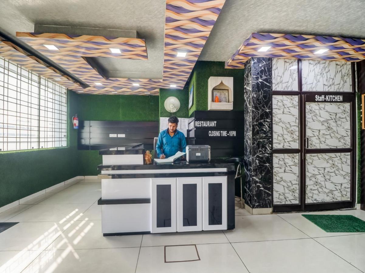Oyo Flagship 83121 Hotel Rose Vip Saharanpur Ngoại thất bức ảnh