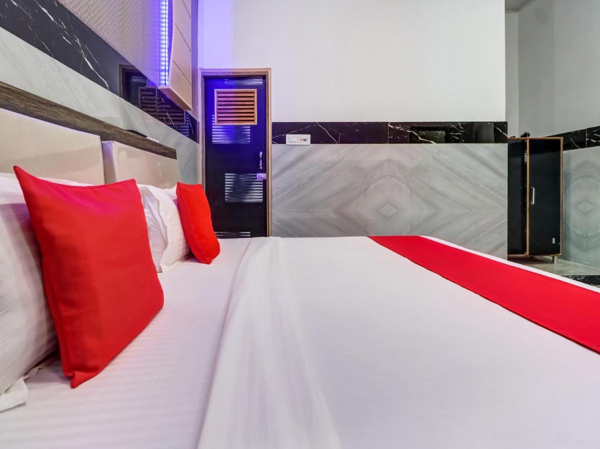 Oyo Flagship 83121 Hotel Rose Vip Saharanpur Ngoại thất bức ảnh