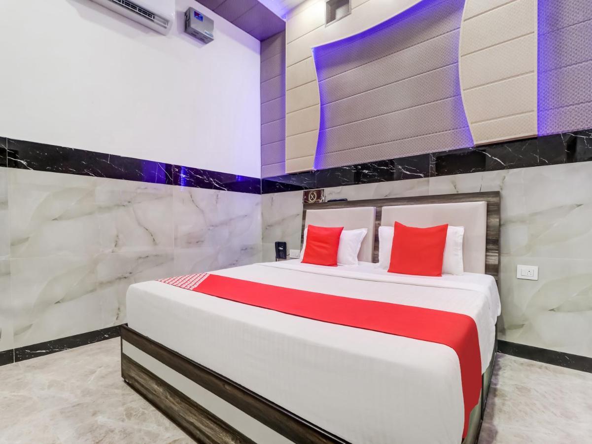 Oyo Flagship 83121 Hotel Rose Vip Saharanpur Ngoại thất bức ảnh