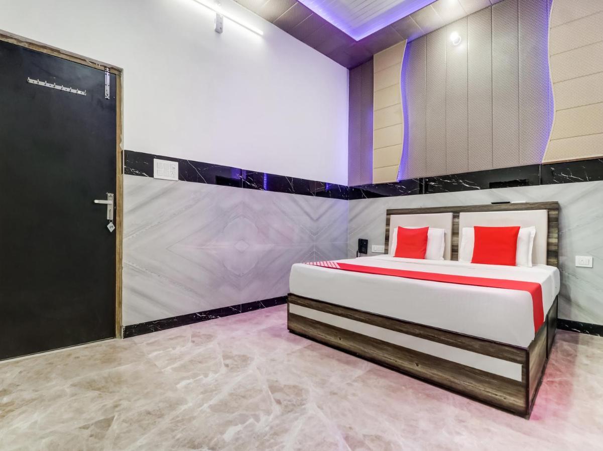 Oyo Flagship 83121 Hotel Rose Vip Saharanpur Ngoại thất bức ảnh