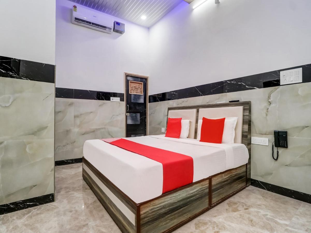 Oyo Flagship 83121 Hotel Rose Vip Saharanpur Ngoại thất bức ảnh